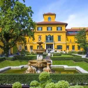 Дом Ленбаха